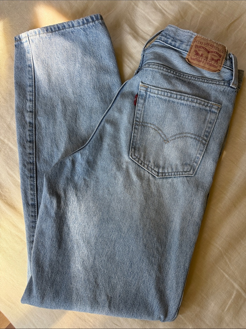 Levi’s ‘94 Baggy Jeans — Light Wash